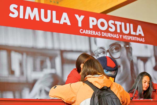 Proyecto sube los requisitos fiscales para aumentar la cobertura de la gratuidad universitaria