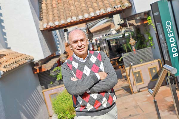 <p>Julio Riutort, de concesionaria de BordeRío, por disputa judicial: “Nos da terror. No entendemos qué es lo que quiere la Municipalidad de Vitacura”</p>