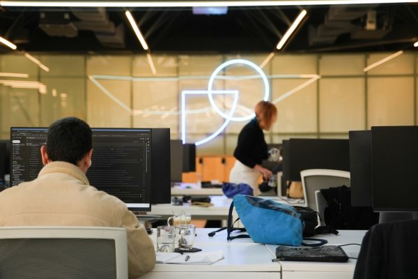 <p>Fintual pasa a nuevo nivel y lanza asistente de IA generativa especializado en inversiones</p>