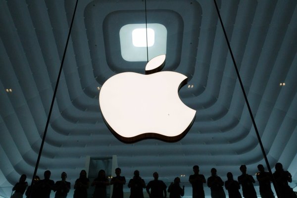 <p>Apple: acción alcanza máximo por optimismo de que IA impulse compras de iPhone</p>