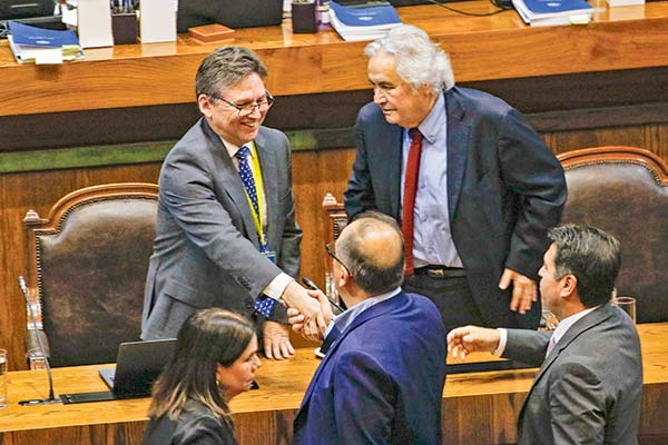 <p>Al juez Jean Pierre Matus, presente ayer en Valparaíso, se le acusaba de notable abandono de deberes. Foto: Agencia Uno </p>