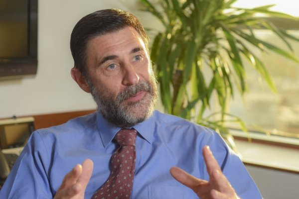 <p>Manfred Paulmann y Cencosud pagarán $ 1.200 millones por investigación de interlocking entre tiendas de conveniencia Breti y Spid</p>