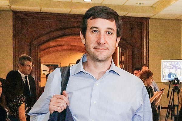 <p>Guillermo Ramírez reafirma respaldo de la UDI a Cubillos tras escándalo por sueldo USS: "No le hemos quitado el apoyo"</p>