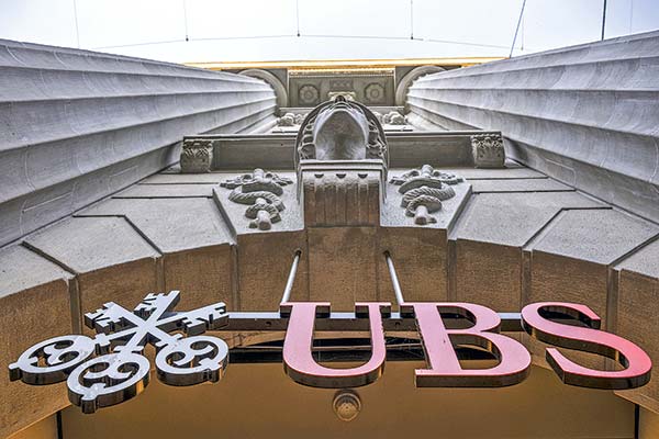 A cinco años del estallido social: UBS advierte sobre aumento de deuda pública y mayor polarización política