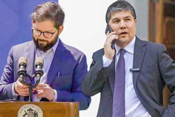 <p>En su extensa comparecencia ante la prensa, el Presidente Boric se dio tiempo para buscar en su teléfono la hora exacta en que se comunicó el martes con Monsalve. Foto: Agencia Uno </p>