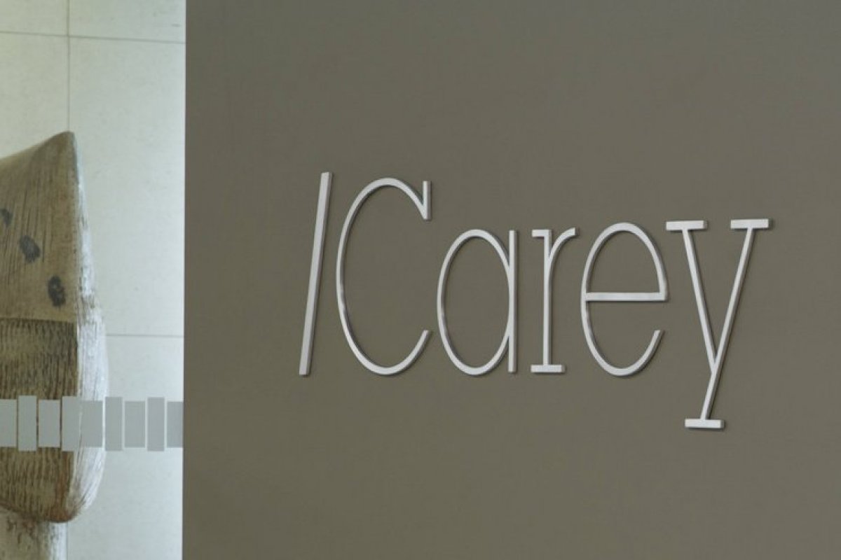 <p>Pago millonario equivalente a 83 años de servicio y una “jubilación anticipada”: la dura respuesta de Carey a demanda laboral</p>