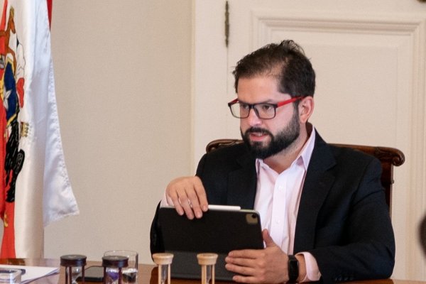 Boric afirma que se enteró el martes "de una denuncia, no de su contenido" contra Monsalve y reconoce que exsubsecretario revisó cámaras del hotel