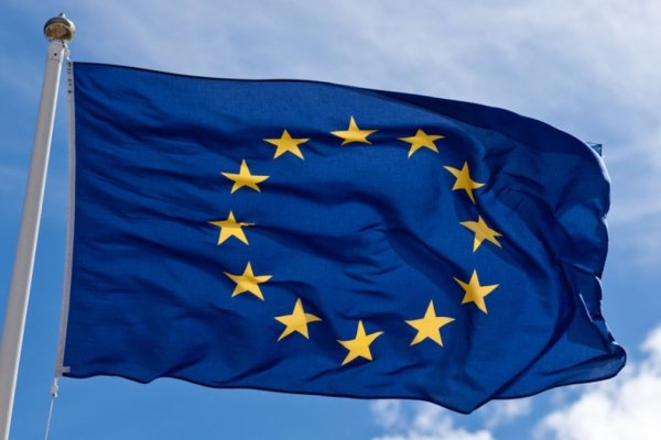 Exrepública soviética de Moldavia aprueba por estrecho margen iniciar un proceso para su entrada a la Unión Europea