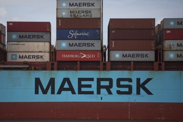 <p>Maersk mejora sus pronósticos para el año por cuarta vez y anticipa una mayor demanda mundial de contenedores</p>