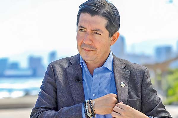Velásquez, alcalde busca la reelección en medio de cuestionamientos
