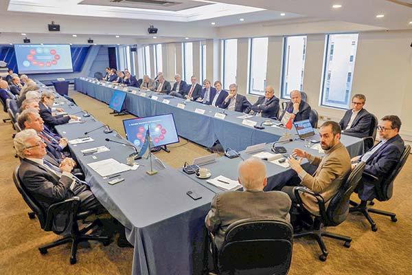 <p>La reunión se realizó en las instalaciones del gremio fabril.</p>