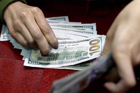 Crisis en Bolivia: falta de dólares impacta la economía y el Gobierno “raspa las reservas" para sobrevivir hasta las elecciones de 2025