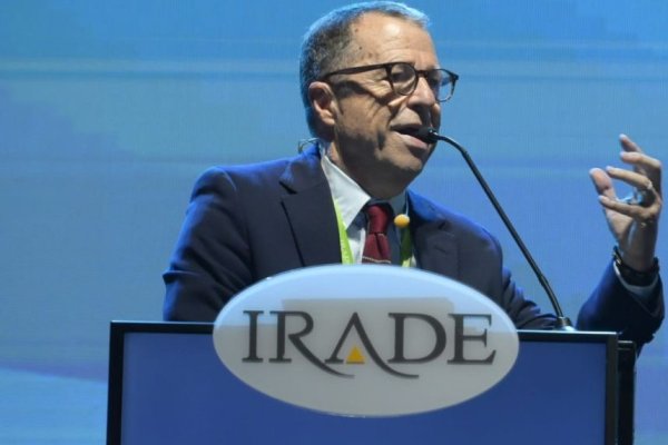 <p>Sebastián Edwards: Chile ya no es un milagro y "si a Milei le va bien, Argentina nos va a superar"</p>
