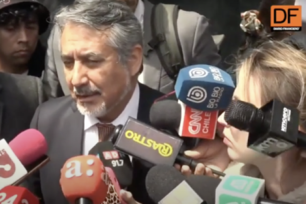 <p>Ahora en DF | Abogado de Monsalve se muestra conforme con la audiencia: “Se buscaba acceso a la información y proteger el secreto profesional”</p>