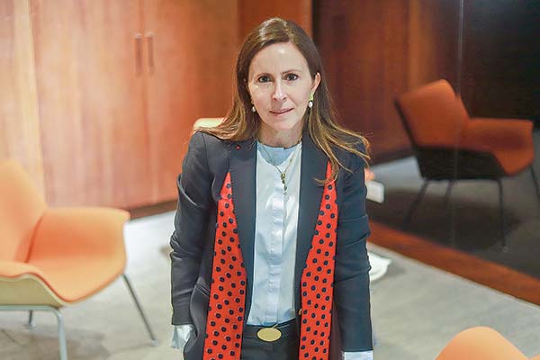 Silvia Fernández de BlackRock advierte complejidades en proceso de traspaso de activos con licitación del stock de afiliados