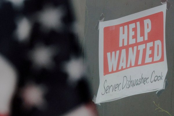 <p>Las solicitudes de subsidio por desempleo en EEUU cayeron la semana pasada</p>