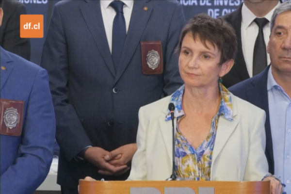 <p>Ahora en DF | Tohá descarta renunciar en medio de Caso Monsalve: “Ejerzo mi cargo para cuidar a las personas, no para andarme cuidando yo misma”</p>