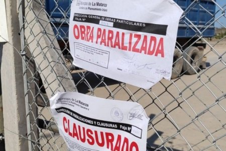 Argentina: empresa del Consejo Económico de Milei arremete contra municipio que clausuró obras de Mercado Libre