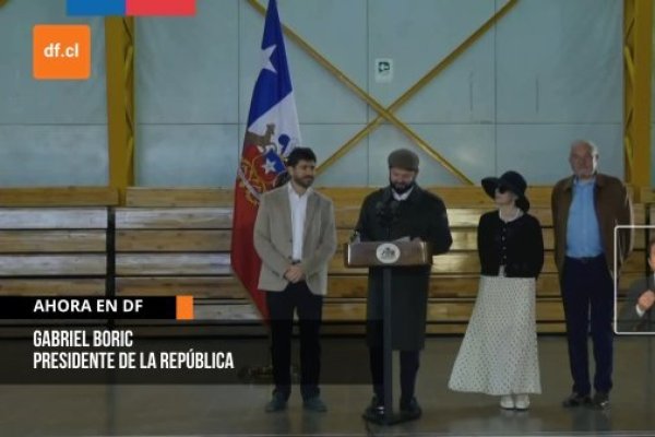 <p>Ahora en DF | Boric evita referirse a la contingencia y llama a votar: “Hoy es un día de silencio electoral”</p>