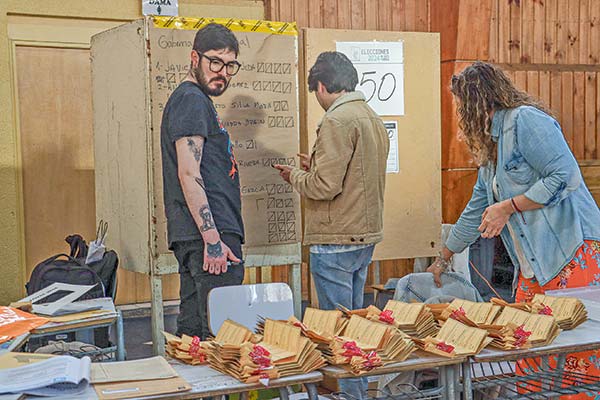 <p>Dos días de elección marcaron la jornada de sábado y domingo. Fotos: Agencia Uno</p>
