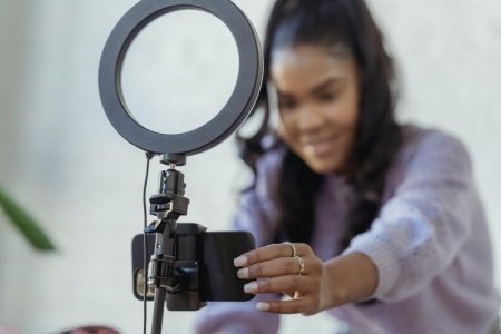 Crece injerencia de influencers en inversionistas de la bolsa de Lima