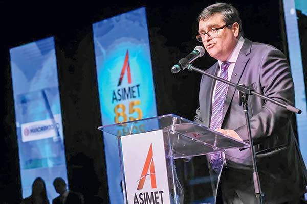 Asimet advierte sobre necesidad de superar crisis política e institucional