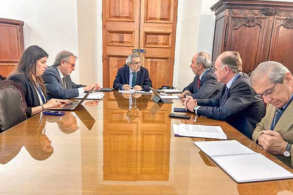 <p>Presidentes de la CPC y SNA se reúnen con subsecretario Cordero para abordar tema de seguridad en carreteras</p>