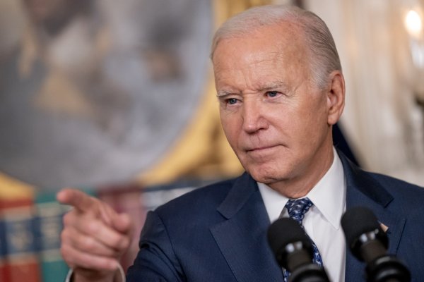 Biden finaliza restricciones a la inversión estadounidense en tecnología de chips e IA en China