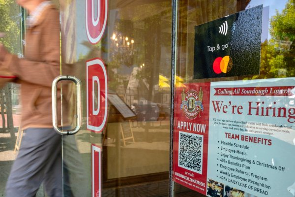 <p>Ofertas de empleo en Estados Unidos caen en septiembre a su nivel más bajo desde principios de 2021</p>