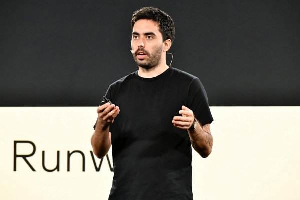 <p>Cristóbal Valenzuela, CEO y cofundador de Runway.</p>