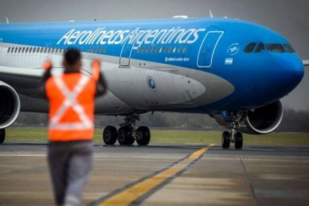 Gobierno de Milei logra luz verde para privatizar Aerolíneas Argentinas, pero aún debe enfrentar al Congreso