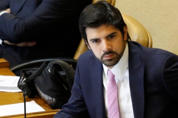 <p>Diputado Lavín renuncia a la UDI en medio de investigación por eventuales facturas falsas</p>