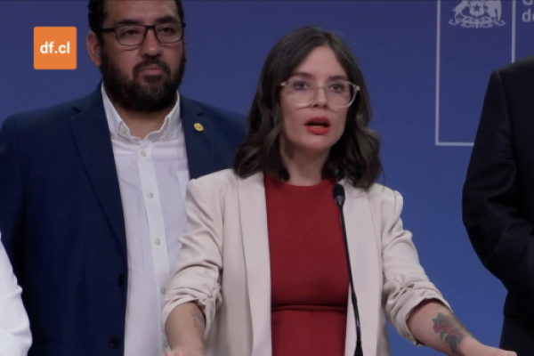 <p>Ahora en DF | Gobierno sostiene que “Chile sigue avanzando” en materia económica, pese a bajo Imacec</p>