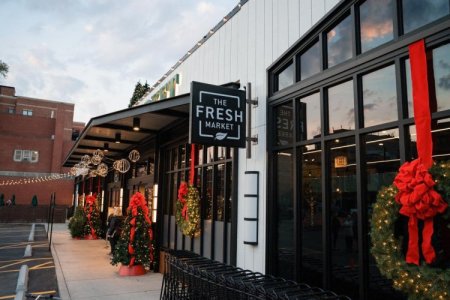 Cencosud continúa con su expansión en EEUU: abre dos nuevos supermercados The Fresh Market
