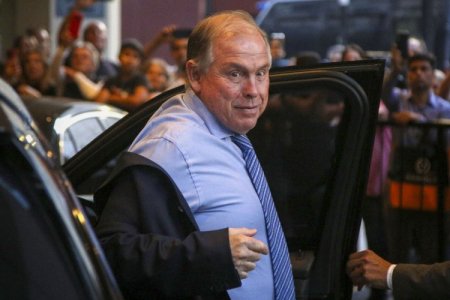 Motosierra diplomática: nuevo canciller pidió la renuncia de su gabinete y cerrará embajadas