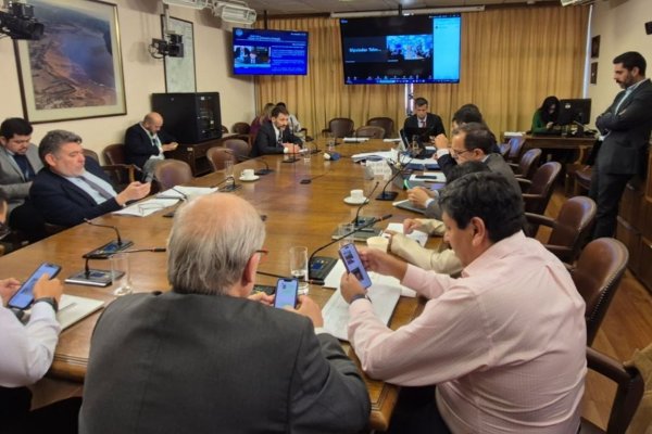 <p>Comisión de Minería y Energía de la Cámara aprueba en particular proyecto de Transición Energética</p>