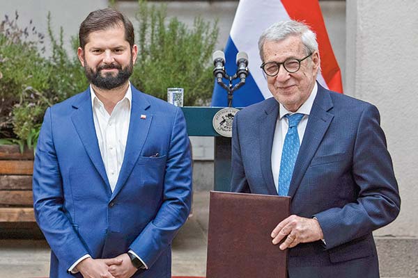 Boric felicita a Trump y canciller Van Klaveren dice que Chile busca tener "la mejor relación" con su nuevo gobierno
