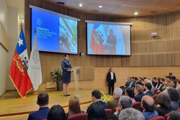 Más control al gasto público, exámenes de cuenta y mejoras laborales: el rayado de cancha de Dorothy Pérez en su primer discurso como contralora
