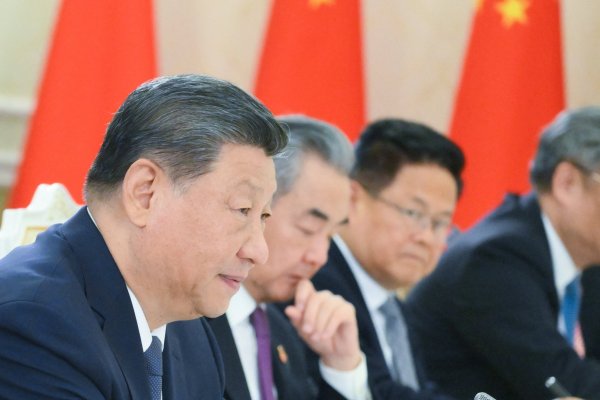 <p>China presenta paquete de US$ 1,4 billón para refinanciar deuda de gobiernos locales, pero sin estímulo directo</p>