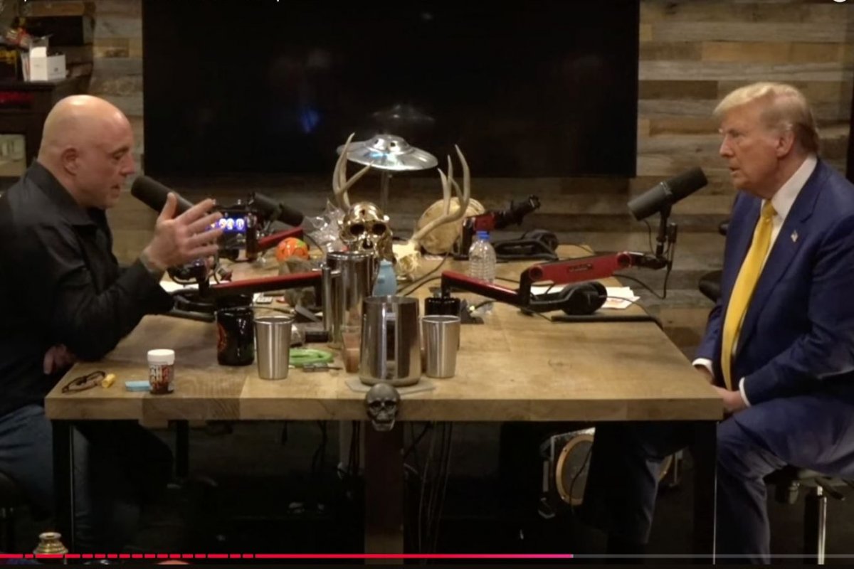 <p>El poder de Joe Rogan, el podcaster que dio el empujón final al triunfo de Trump</p>