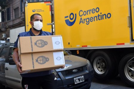 Siguen los recortes: Gobierno de Milei oficializó la privatización de Correo Argentino