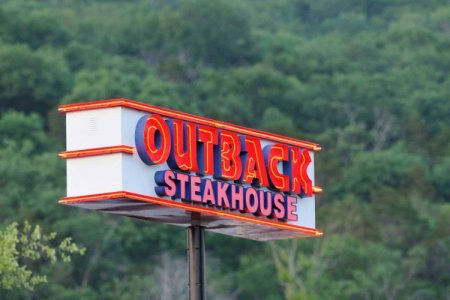 Vinci Partners compra el control de Bloomin' Brands en Brasil, propietaria de Outback