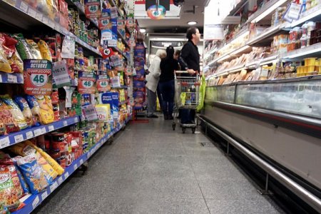 Gobierno argentino suma otro logro económico: inflación rompe el piso del 3% en octubre