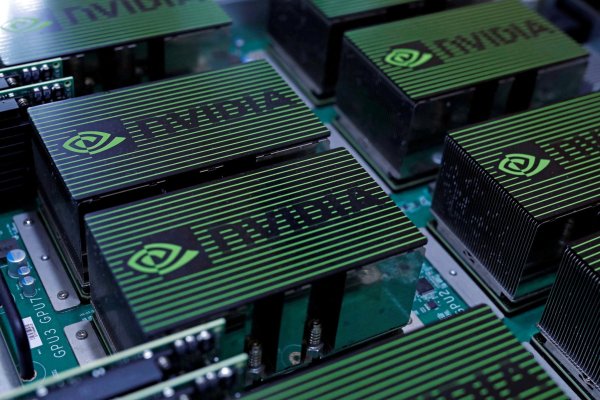 <p>Amazon intensifica sus esfuerzos para fabricar chips de IA que puedan rivalizar con Nvidia</p>