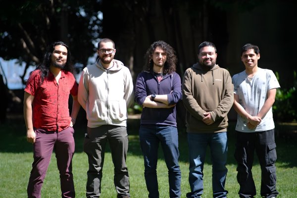 <p>El equipo detrás del desarrollo de GerioTracker: Theo Jofré, Bruno Rojas, Ismael Cruz, Felipe Saldaña y Claudio Rodríguez.</p>