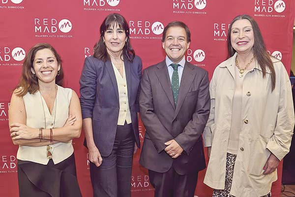 <p>Redmad destaca a director de Diario Financiero en premios “Complementariedad de género”</p>