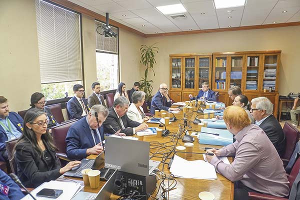 Comisión de Trabajo del Senado aprueba ad referendum cambiar los multifondos por fondos generacionales