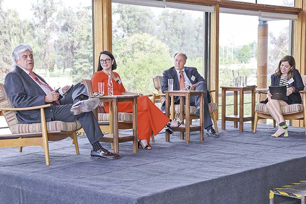 <p>Nelson Contador, Alejandra Anguita, Juan Sutil y Paula Vargas. Foto: Manuel Urzua</p>