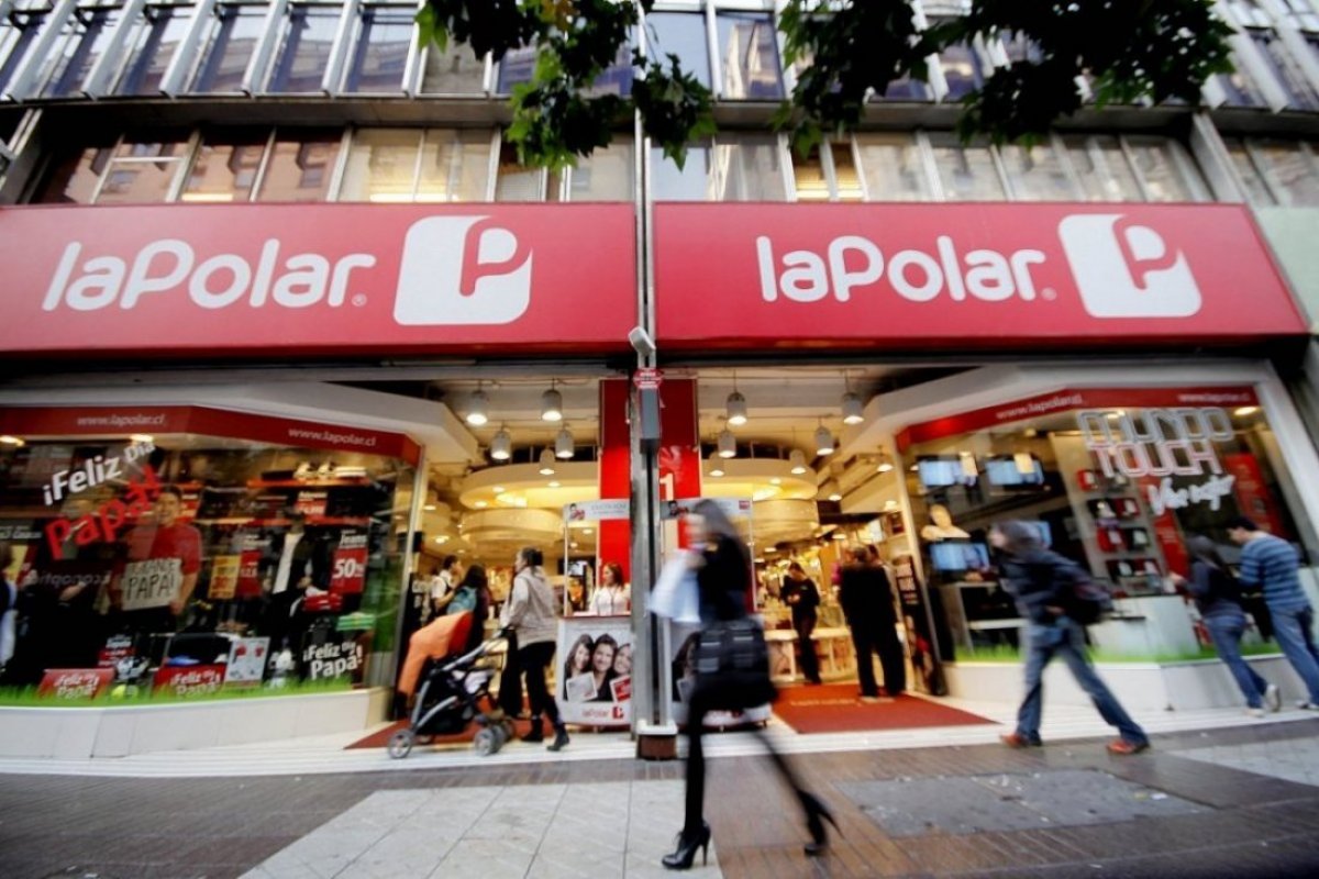 <p>Casi $ 2.200 millones: los perjuicios que La Polar vio por caso de ropa falsificada y que atribuye a Nicolás Hites</p>