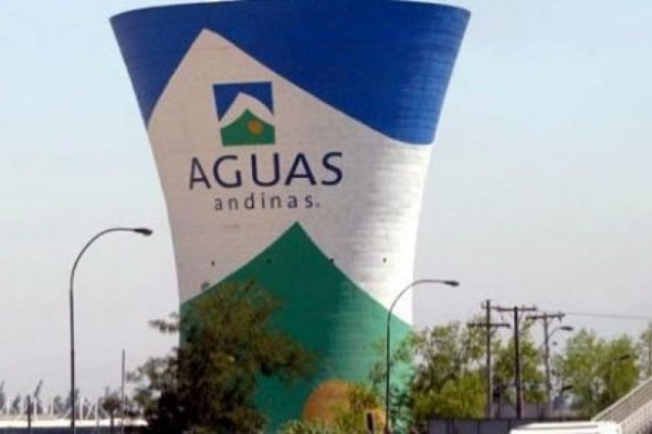 <p>Cuentas del agua: tarifas de Aguas Andinas subirán un 5% a marzo de 2026</p>